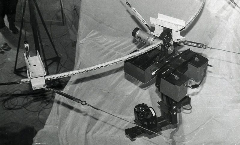 1990 OVERHEAD CAMERA TRACKING SYSTEM